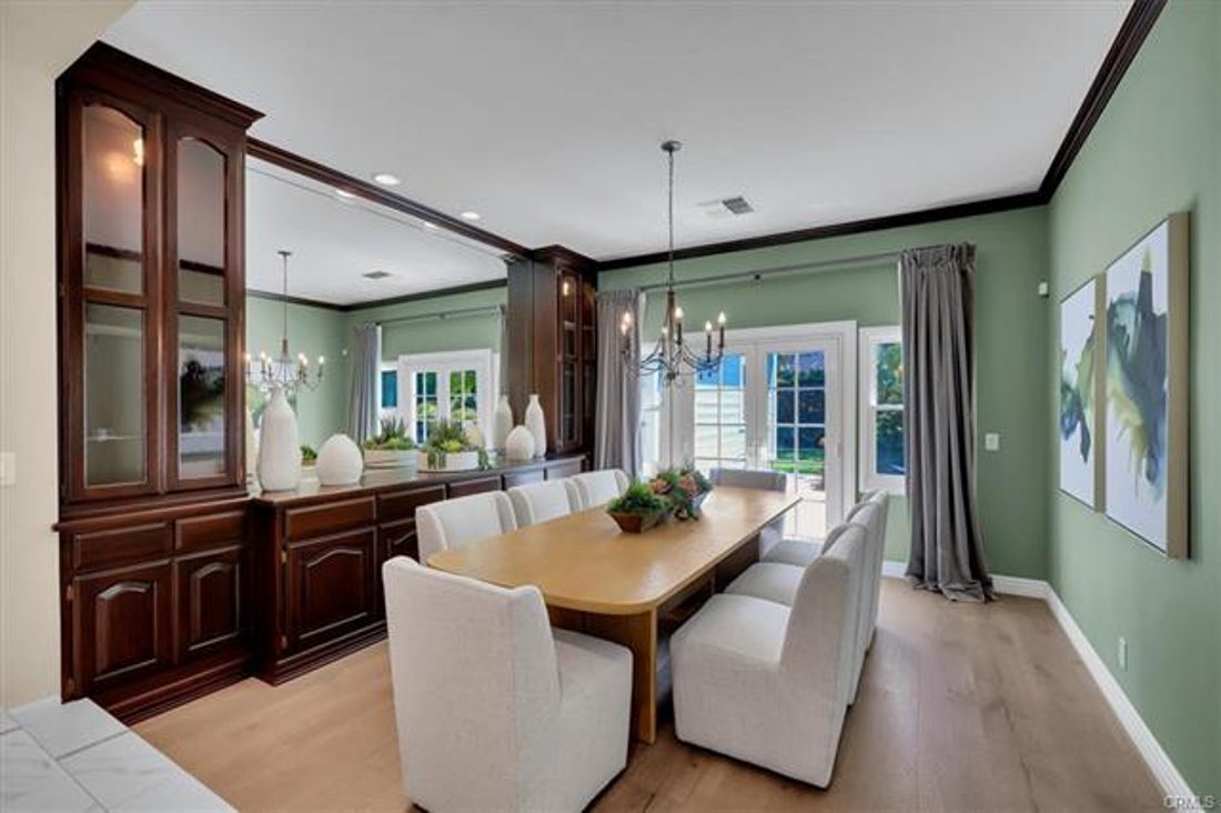 Formal dining room